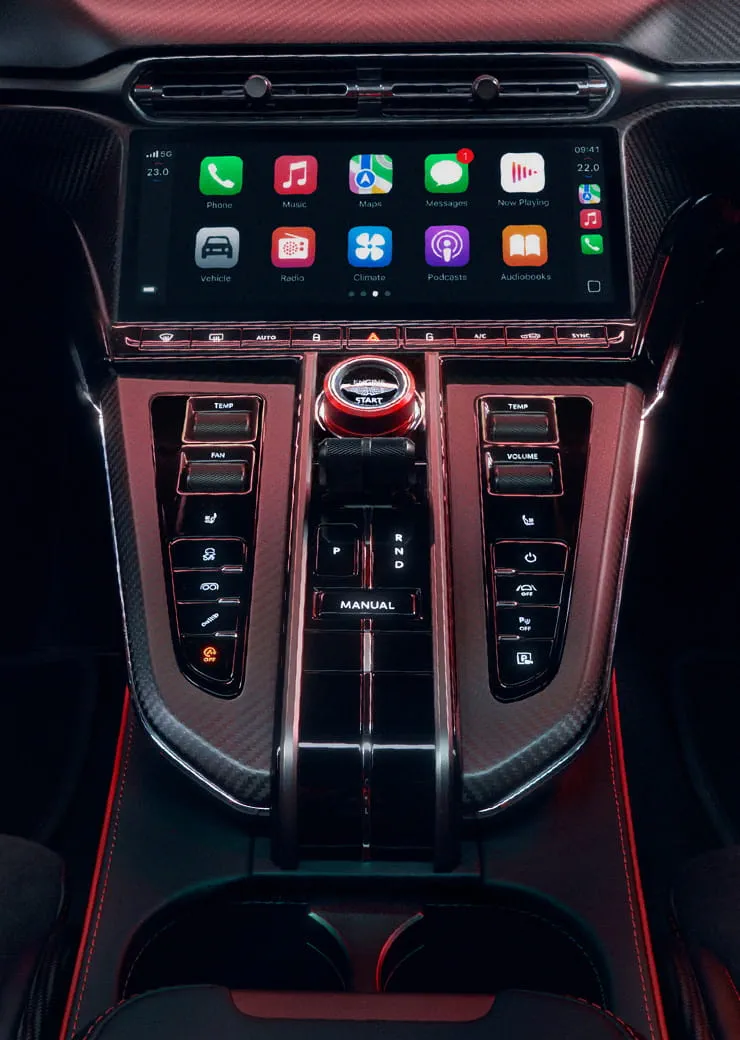 Apple CarPlay Ultra®